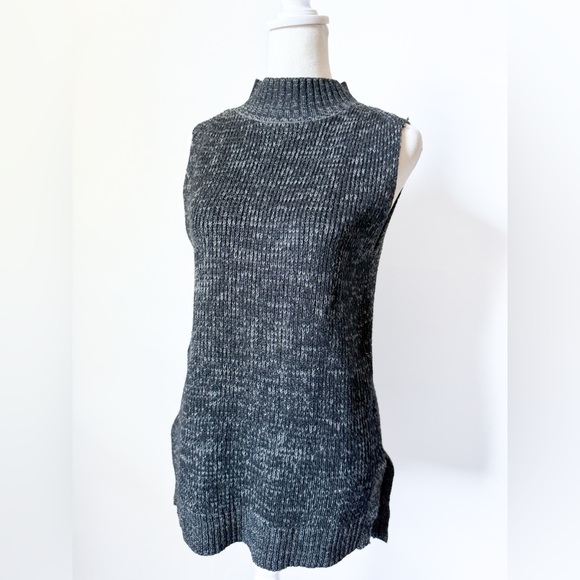 Cotton On Sleevelesss Turtleneck Sweater - Picture 1 of 9